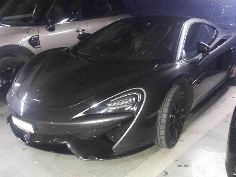 McLaren 570S (2018) spotted in Montpellier, France