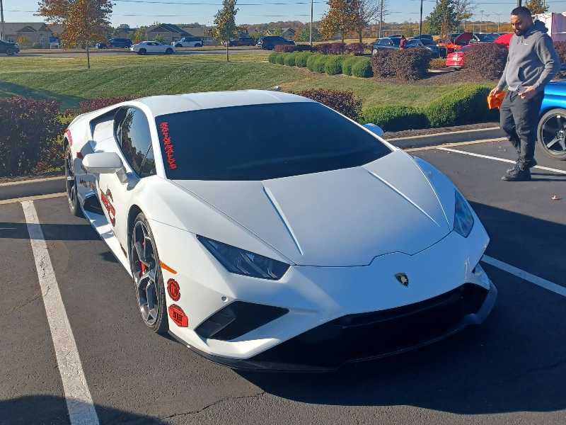 Lamborghini Huracán (2021) spotted in Overland Park, United States