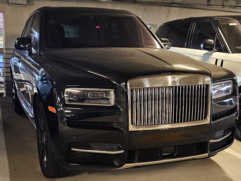 Rolls-Royce Cullinan spotted in Hollywood