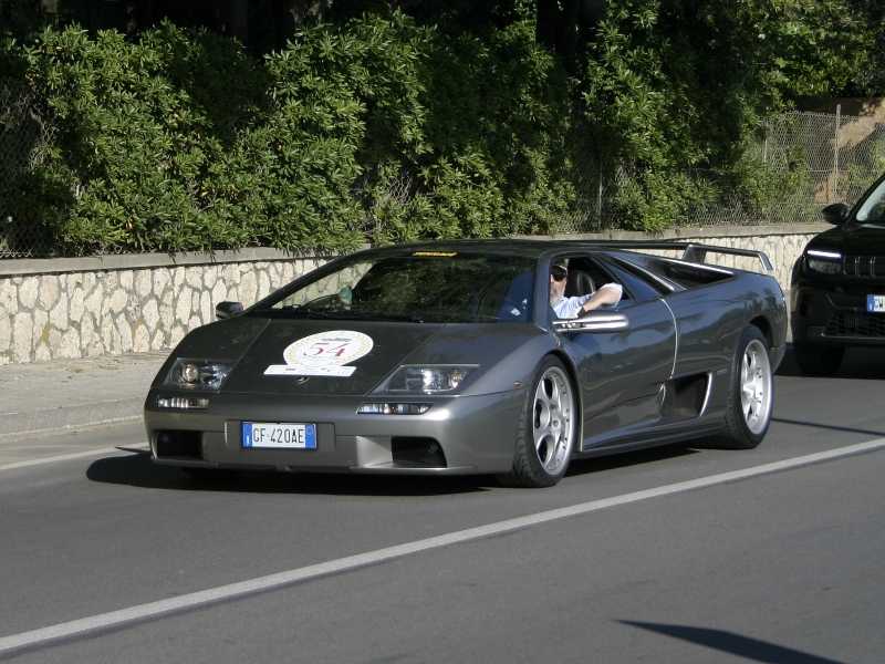 Bugatti EB110 (1991) spotted in Massa, Italy