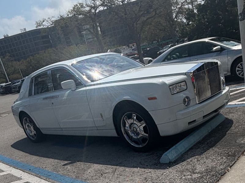 Rolls-Royce Phantom (2007) spotted in Tampa, United States