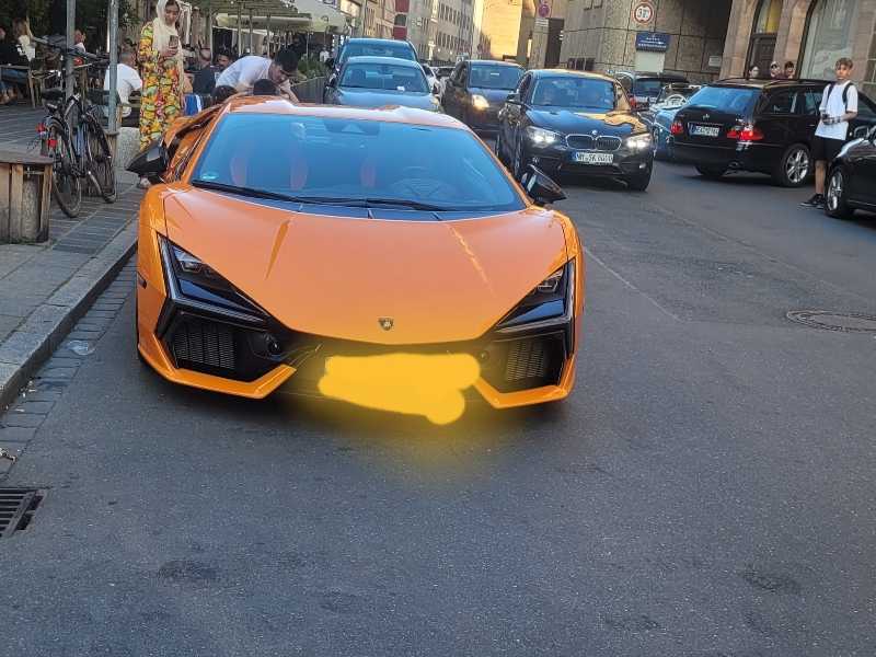 Lamborghini Countach LPI 800-4 spotted in Nuremberg