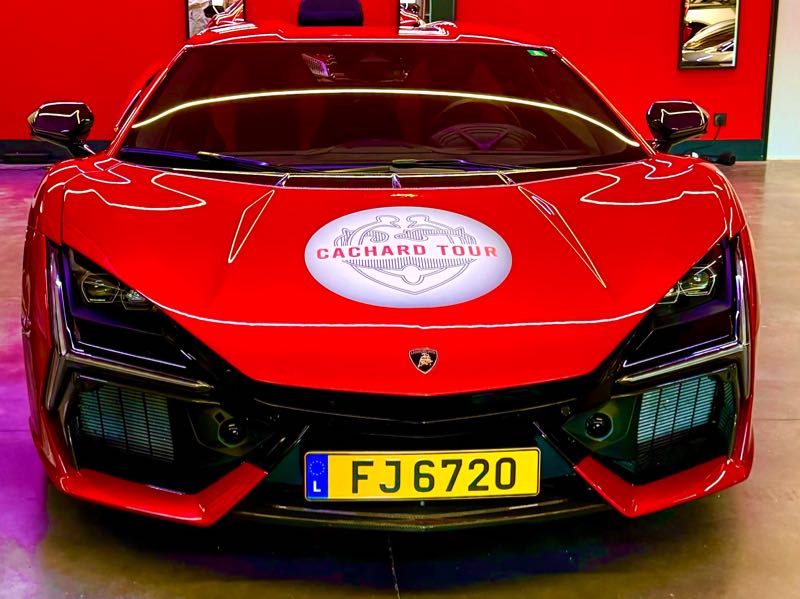 Lamborghini Revuelto spotted in Valence