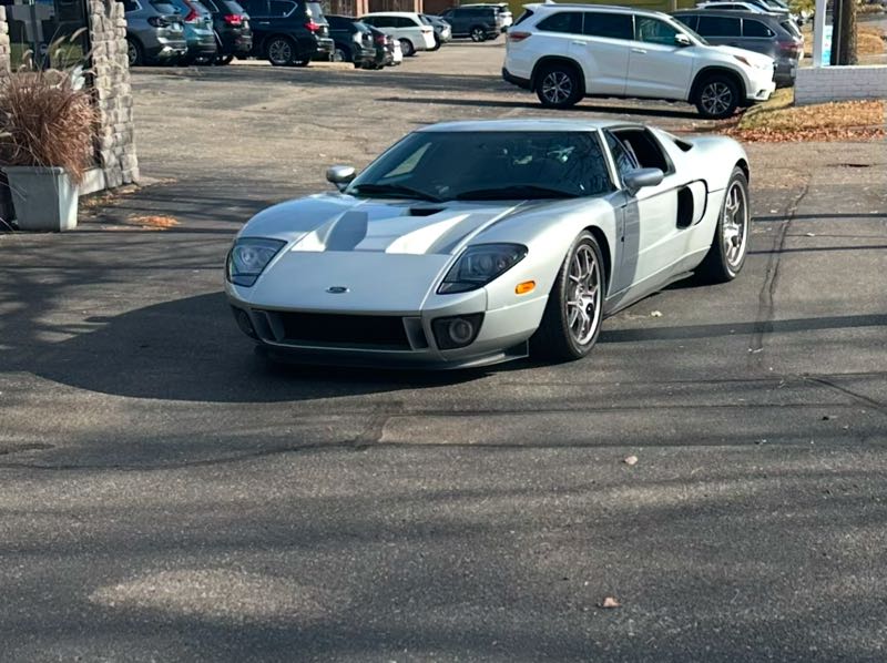 Ford GT (2005) spotted in Deephaven, United States