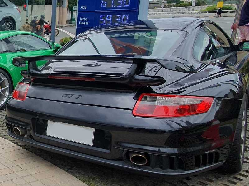 Porsche 911 GT2 spotted in Makati City