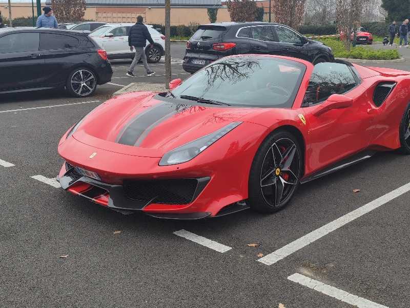 Ferrari 488 Spider spotted in Marne La Vallée