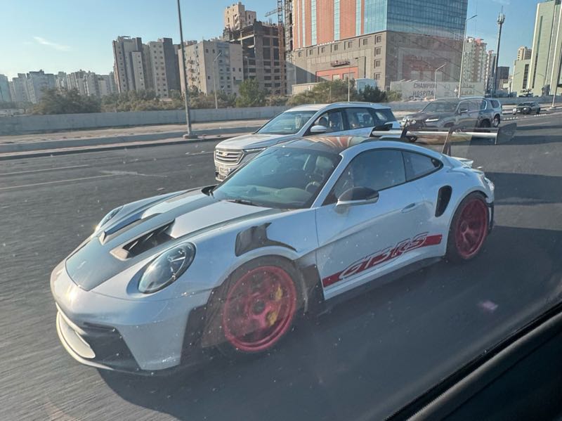 Porsche 911 GT2 RS spotted in Şabāḩ as Sālim