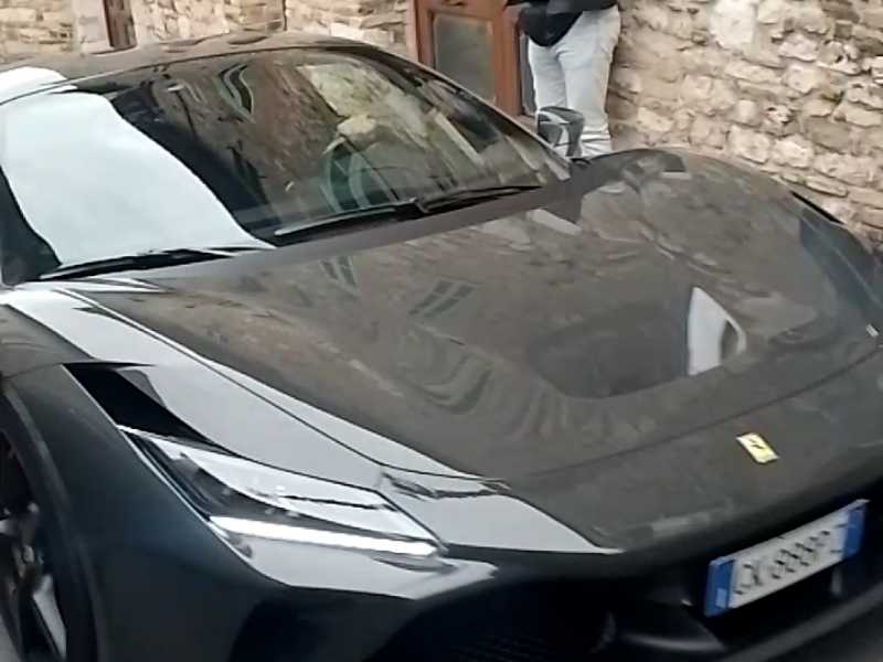 Ferrari F8 Tributo spotted in Perugia