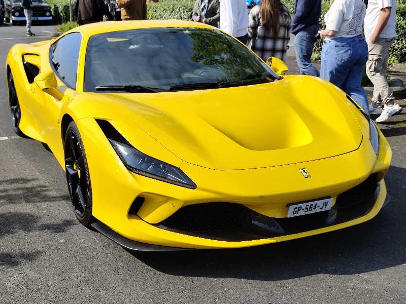 Ferrari F8 Tributo spotted in Périgueux