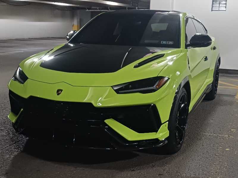 Lamborghini Urus spotted in Scranton