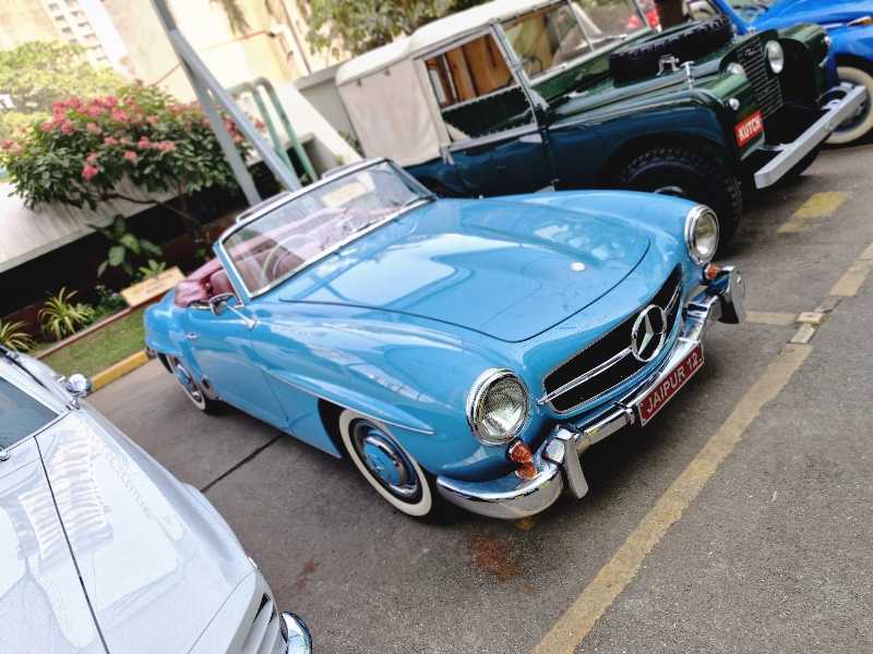 Mercedes-Benz 190SL spotted in Mumbai
