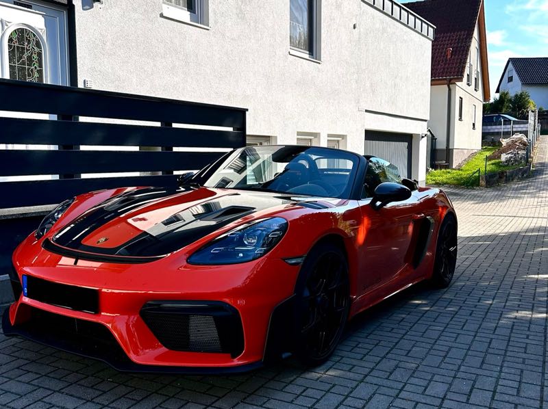 Porsche Cayman GT4 RS (2023) spotted in Nuremberg, Germany