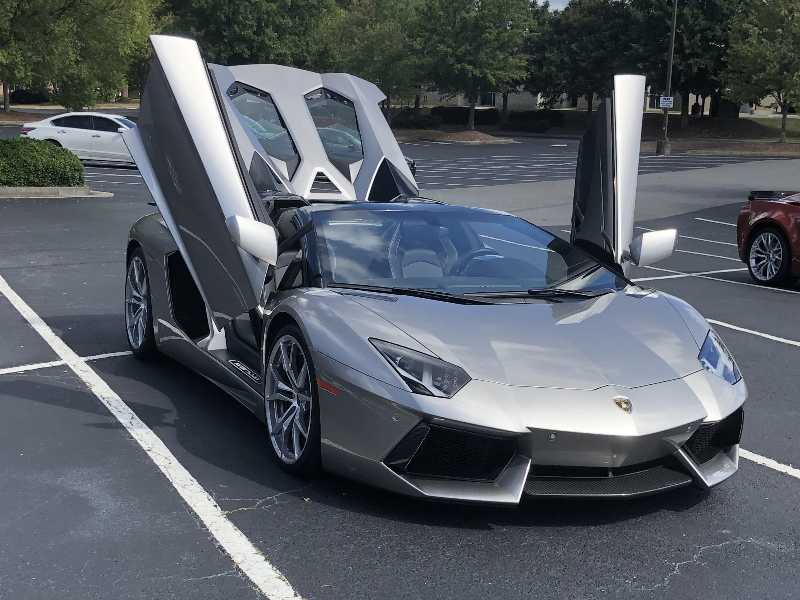 Lamborghini Aventador (2016) spotted in Los Angeles, United States