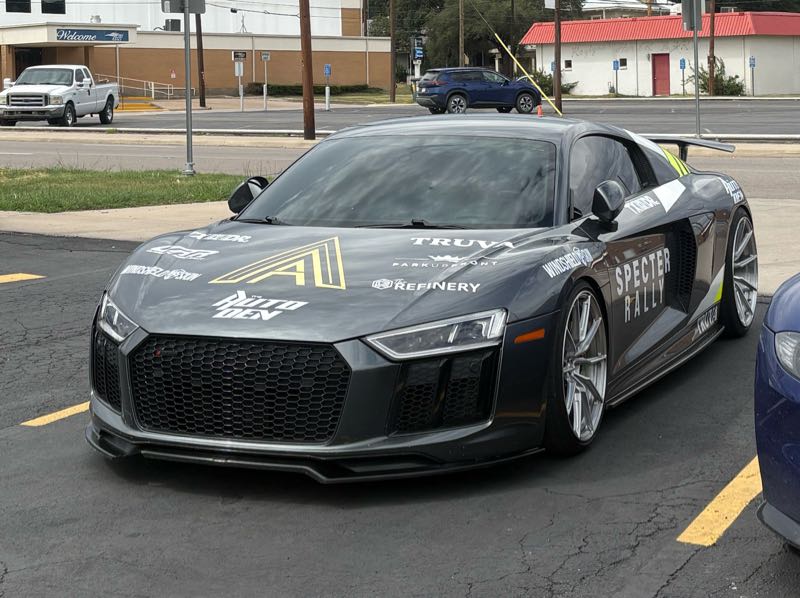 Audi R8 (2018) spotted in Mineral Wells, United States