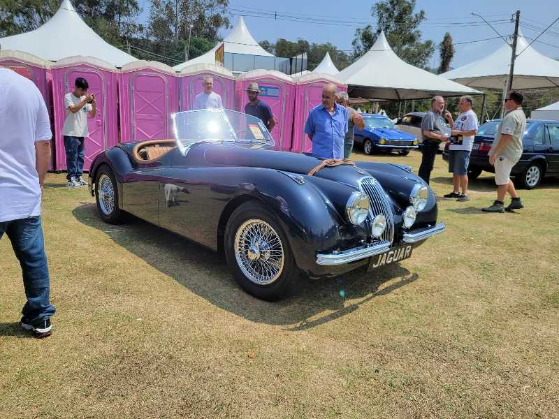 Jaguar XK120 spotted in São Lourenço