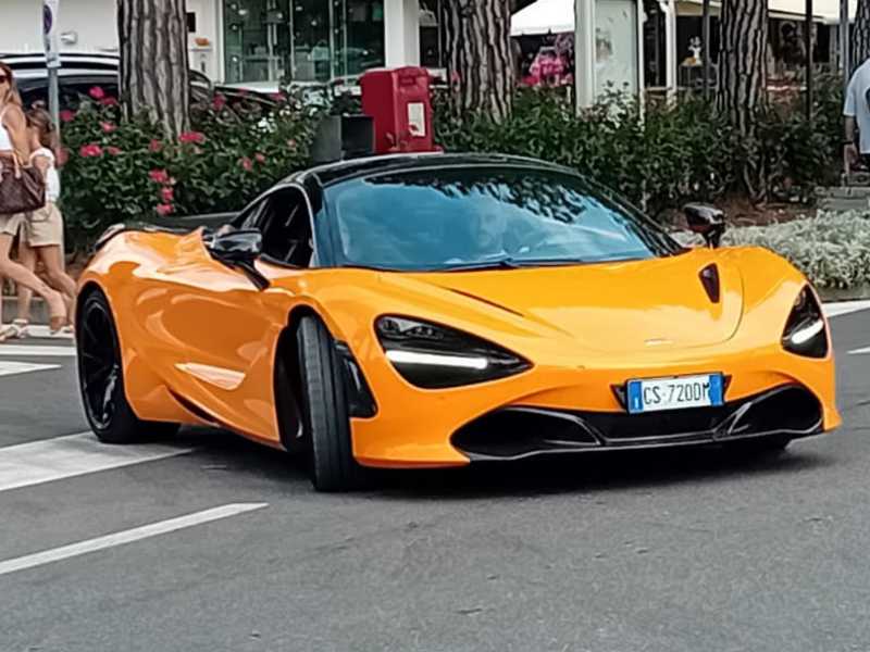 McLaren 720S spotted in Salò