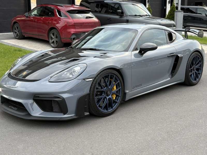 Porsche Cayman GT4 RS spotted in Repentigny