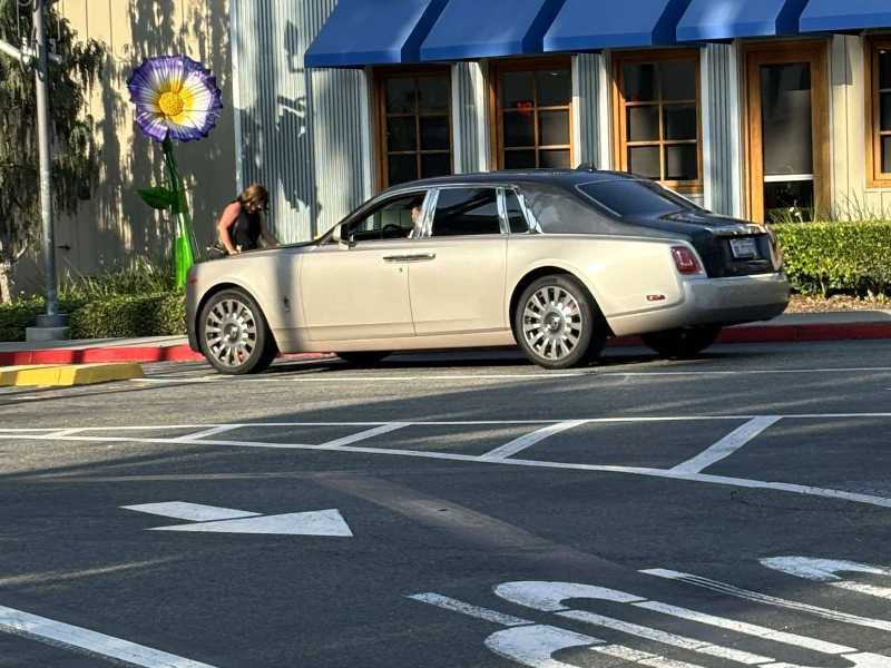 Rolls-Royce Phantom spotted in Anaheim