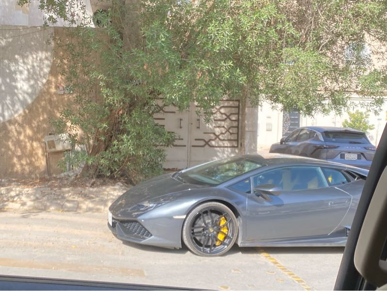 Lamborghini Huracán (2021) spotted in Riyadh, Saudi Arabia