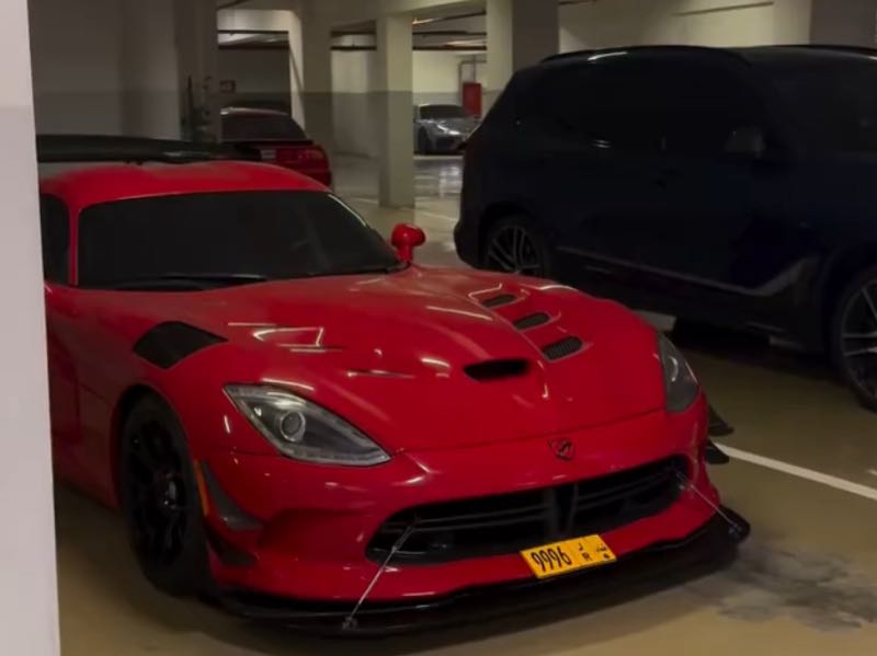Dodge Viper spotted in Seeb