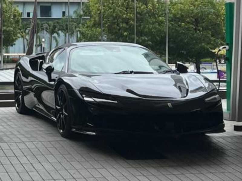 Ferrari SF90 Stradale (2025) spotted in Jakarta, Indonesia