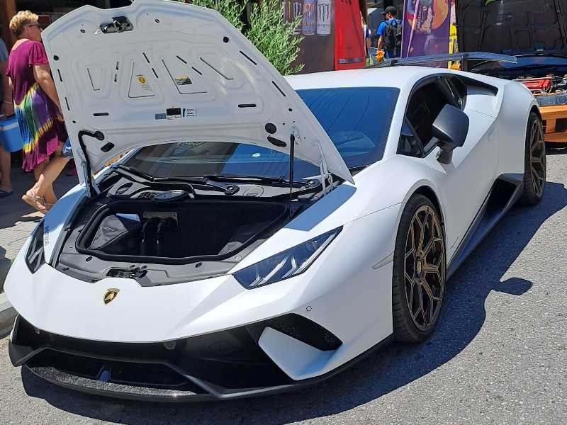 Lamborghini Huracán spotted in Kateríni