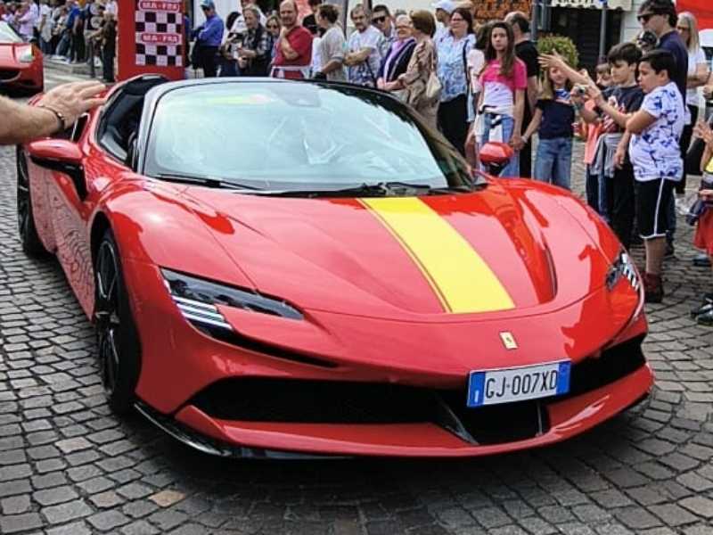 Ferrari SF90 Stradale (2020) spotted in Bergamo, Italy