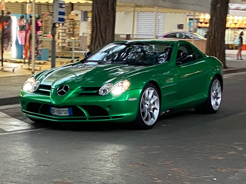 Mercedes-Benz SLR McLaren spotted in Venice