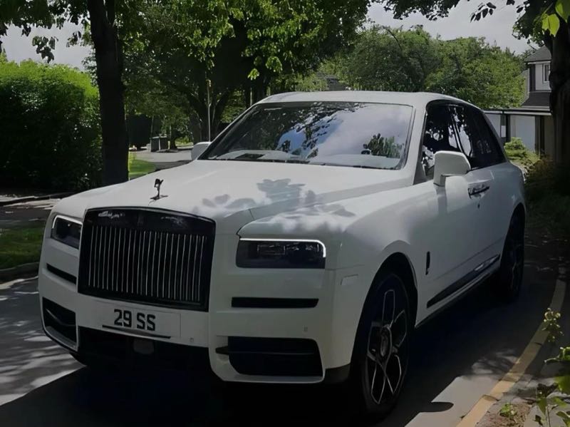 Rolls-Royce Cullinan spotted in Bracknell