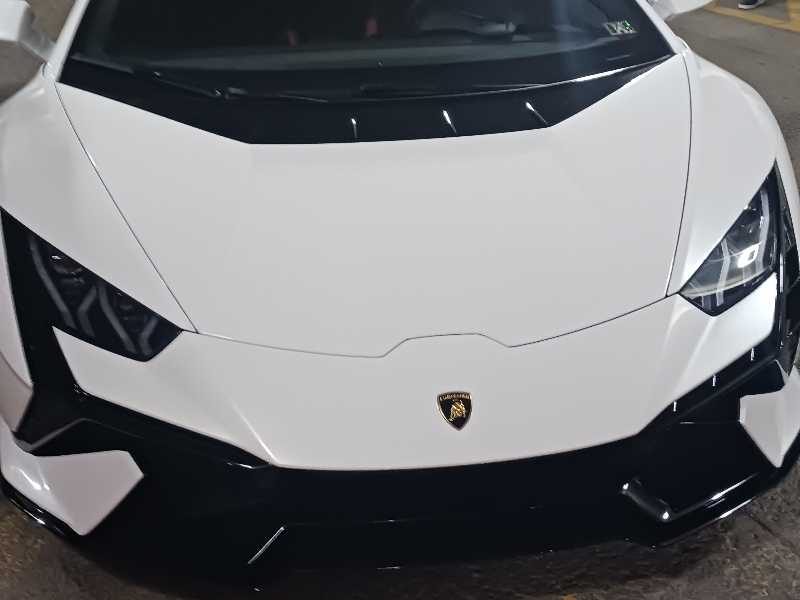 Lamborghini Huracán (2022) spotted in Scranton, United States