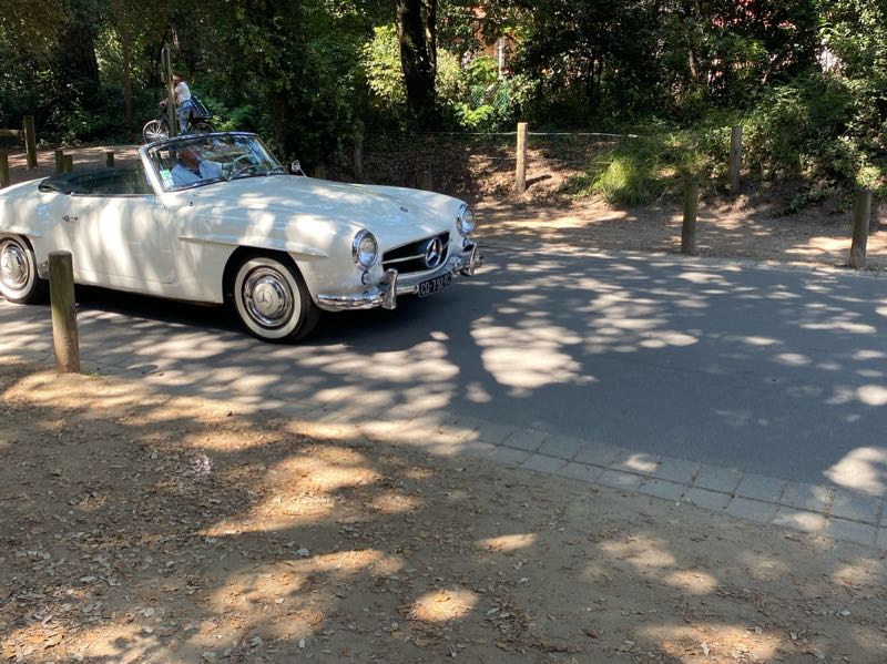 Mercedes-Benz 190 SL spotted in Noirmoutier-en-l'Île