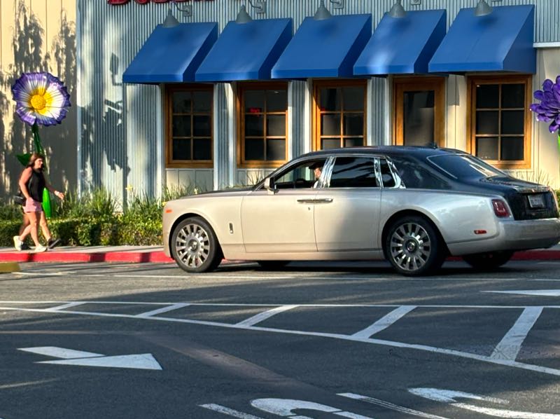Rolls-Royce Phantom spotted in Anaheim
