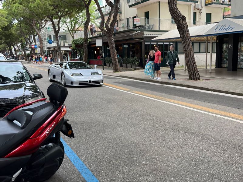 Bugatti EB110 (1995) spotted in Monaco, Monaco