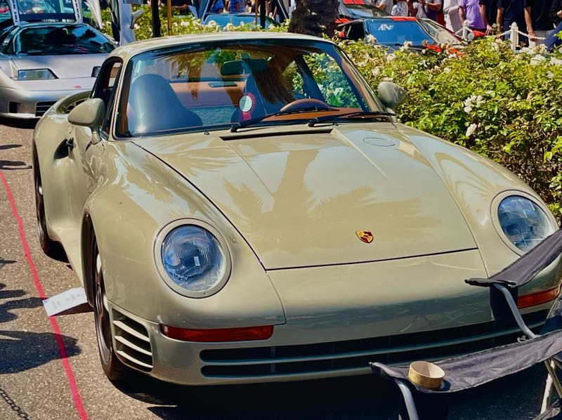 Porsche 959 spotted in Los Angeles