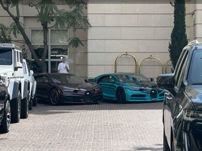 Bugatti Chiron (2023) spotted in Los Angeles, United States